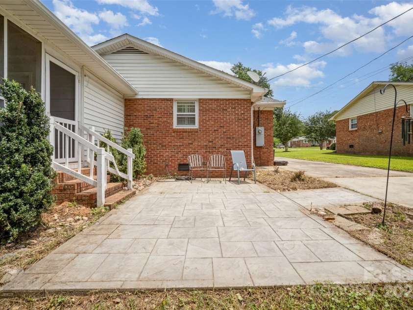 6300 Morehead Road, Harrisburg, NC 28075.  MLS# CAR4270263, YatesRealty ID 22921. 