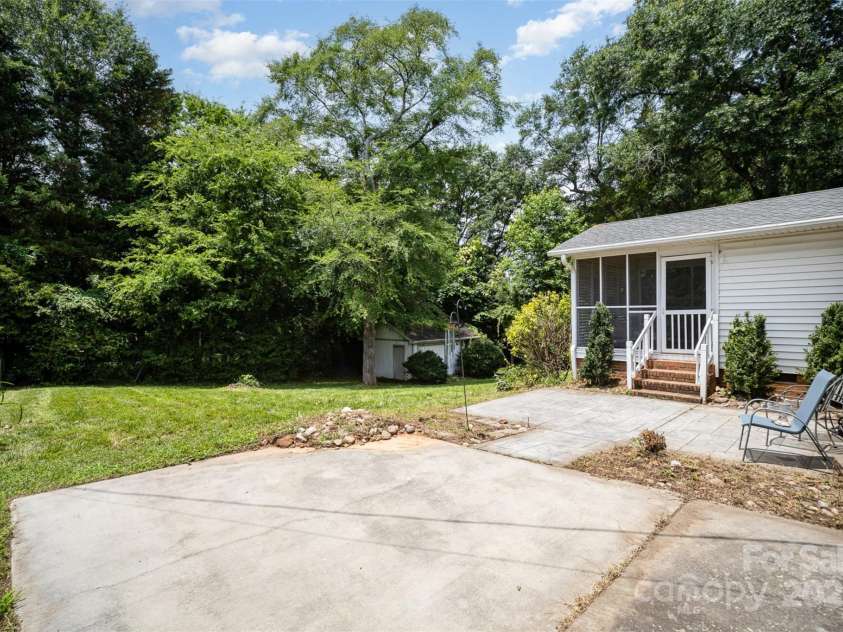 6300 Morehead Road, Harrisburg, NC 28075.  MLS# CAR4270263, YatesRealty ID 22921. 