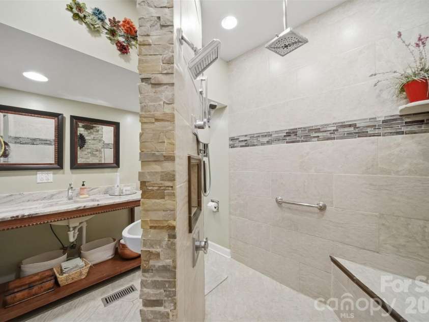 3497 Blue Creek Road, Lenoir, NC 28645.  MLS# CAR4379201, YatesRealty ID 22922. 