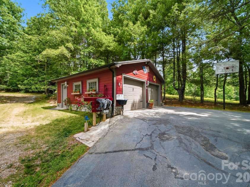 3497 Blue Creek Road, Lenoir, NC 28645.  MLS# CAR4379201, YatesRealty ID 22922. 