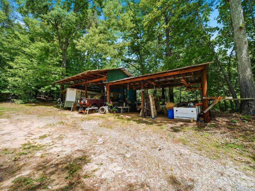 3497 Blue Creek Road, Lenoir, NC 28645.  MLS# CAR4379201, YatesRealty ID 22922. 