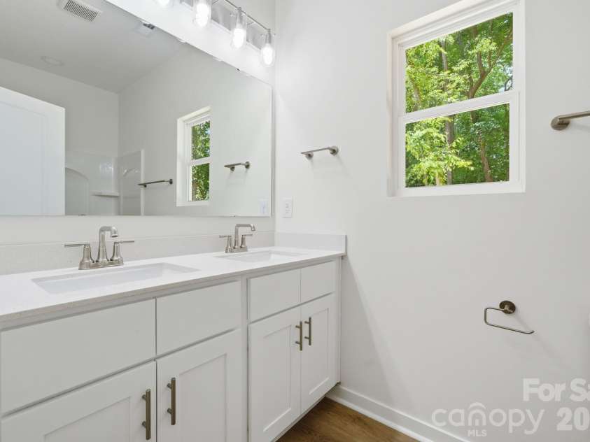 1150 Sloop Avenue, Kannapolis, NC 28083.  MLS# CAR4369219, YatesRealty ID 22923. Primary Bathroom
