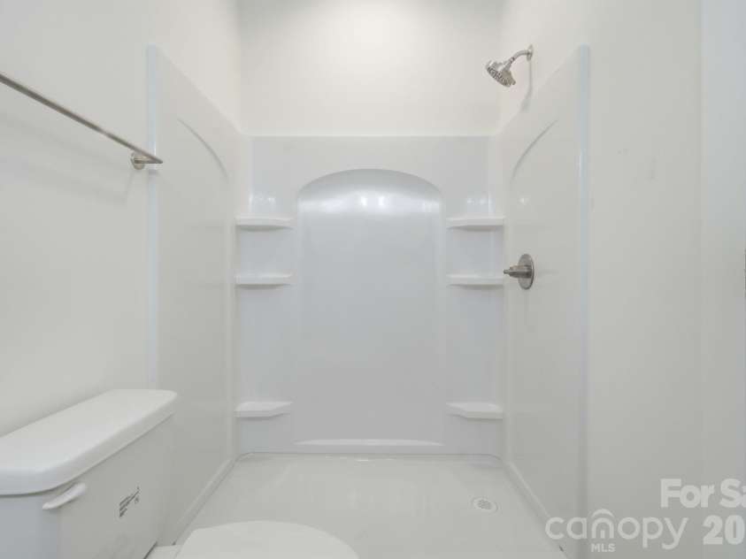 1150 Sloop Avenue, Kannapolis, NC 28083.  MLS# CAR4369219, YatesRealty ID 22923. Primary Bathroom