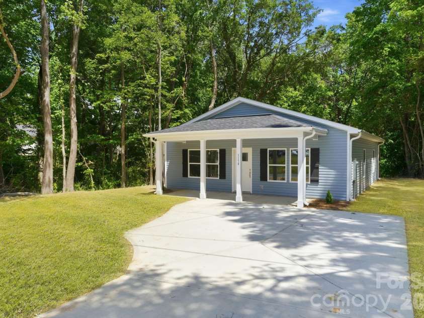1150 Sloop Avenue, Kannapolis, NC 28083.  MLS# CAR4369219, YatesRealty ID 22923. Welcome!