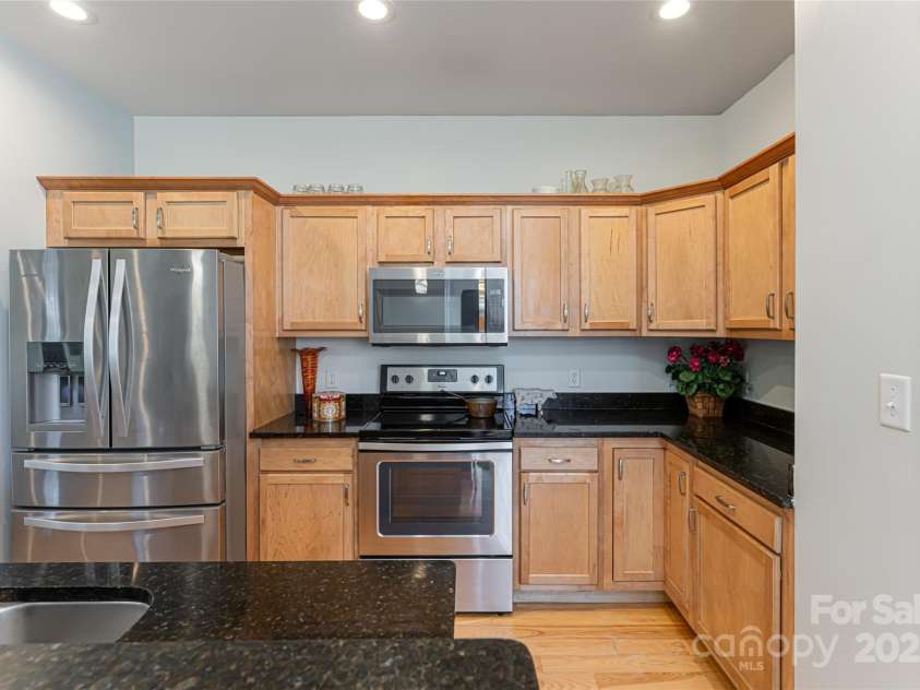 7 Pineview Road, Fairview, NC 28730.  MLS# CAR4211206, YatesRealty ID 22923. 