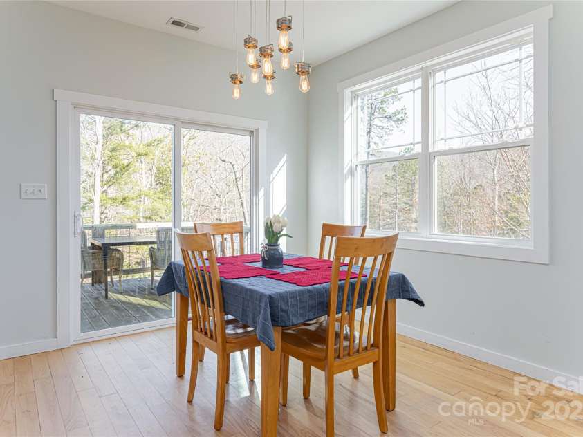 7 Pineview Road, Fairview, NC 28730.  MLS# CAR4211206, YatesRealty ID 22923. 