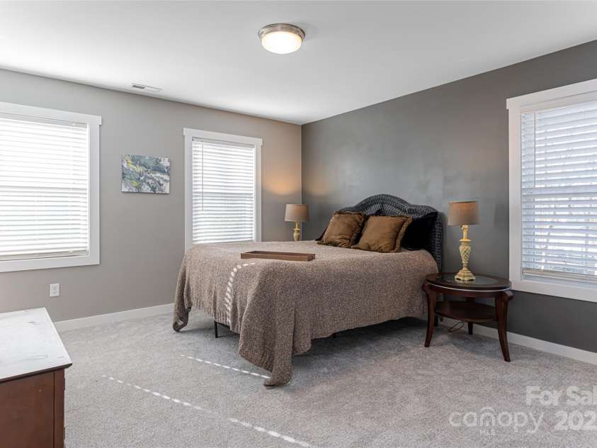 7 Pineview Road, Fairview, NC 28730.  MLS# CAR4211206, YatesRealty ID 22923. 