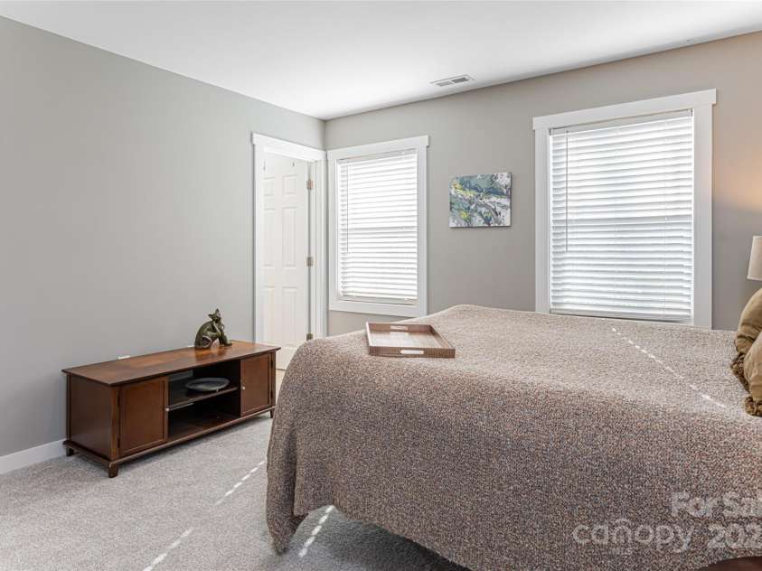 7 Pineview Road, Fairview, NC 28730.  MLS# CAR4211206, YatesRealty ID 22923. 