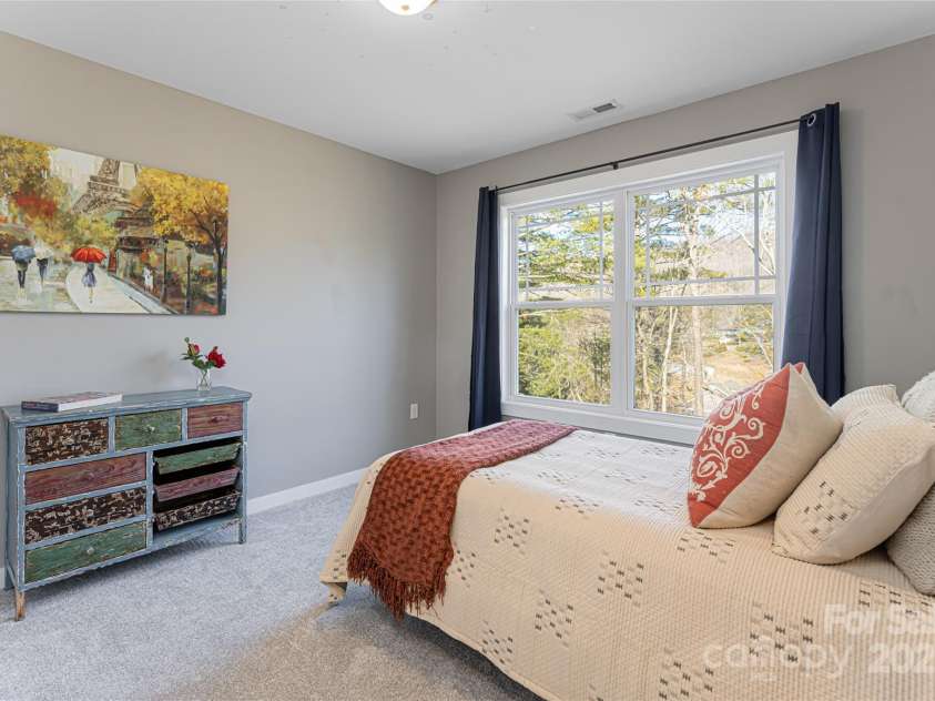 7 Pineview Road, Fairview, NC 28730.  MLS# CAR4211206, YatesRealty ID 22923. 