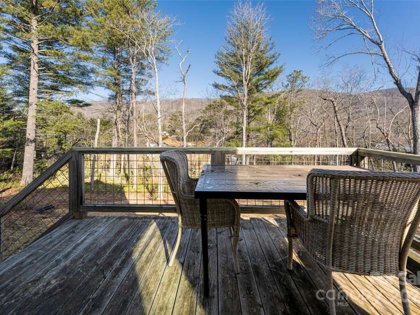 7 Pineview Road, Fairview, NC 28730.  MLS# CAR4211206, YatesRealty ID 22923. 