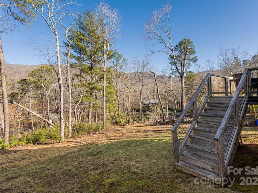 7 Pineview Road, Fairview, NC 28730.  MLS# CAR4211206, YatesRealty ID 22923. 