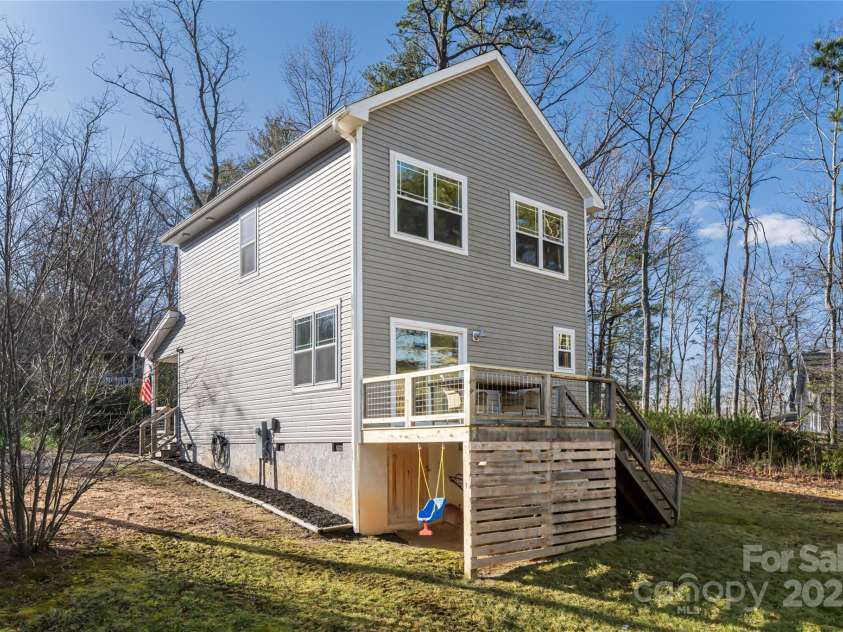 7 Pineview Road, Fairview, NC 28730.  MLS# CAR4211206, YatesRealty ID 22923. 