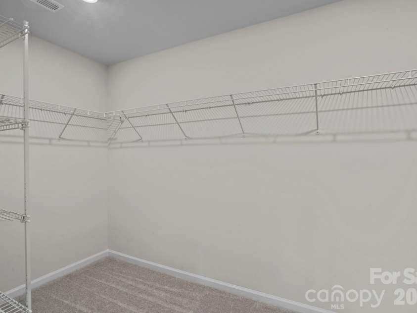 15721 White Quartz Lane, Davidson, NC 28036.  MLS# CAR4351942, YatesRealty ID 22924. Large walk-in closet