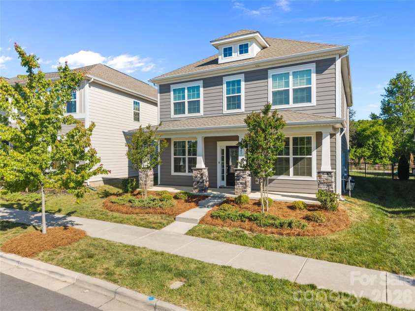 15721 White Quartz Lane, Davidson, NC 28036.  MLS# CAR4351942, YatesRealty ID 22924. Welcome home!