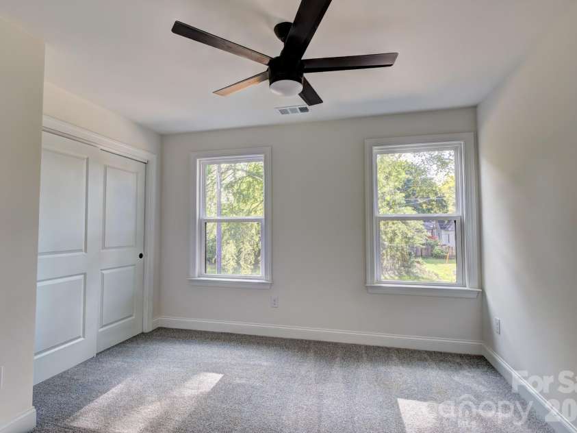 504 Oakland Drive, Shelby, NC 28150.  MLS# CAR4381264, YatesRealty ID 22926. 