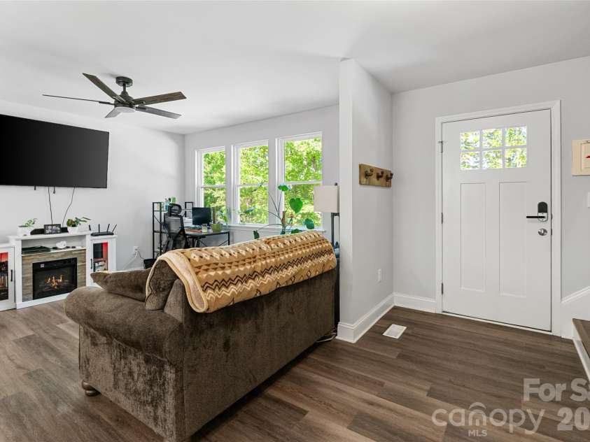 3690 Innes Lane, Maiden, NC 28650.  MLS# CAR4375049, YatesRealty ID 22927. 