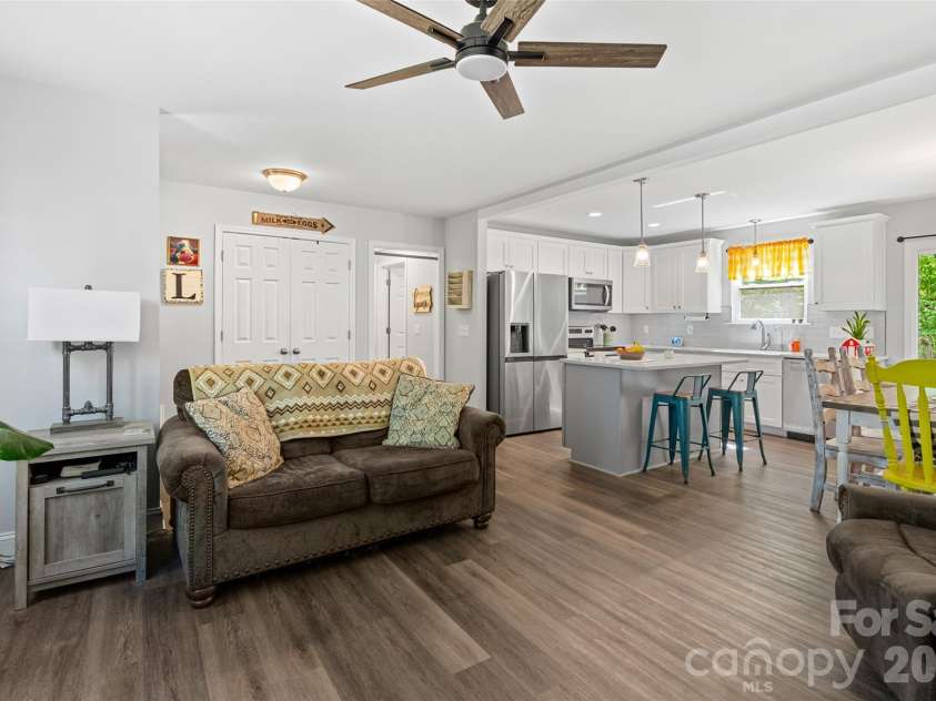 3690 Innes Lane, Maiden, NC 28650.  MLS# CAR4375049, YatesRealty ID 22927. 