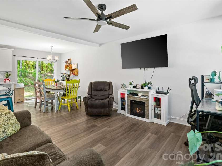 3690 Innes Lane, Maiden, NC 28650.  MLS# CAR4375049, YatesRealty ID 22927. 