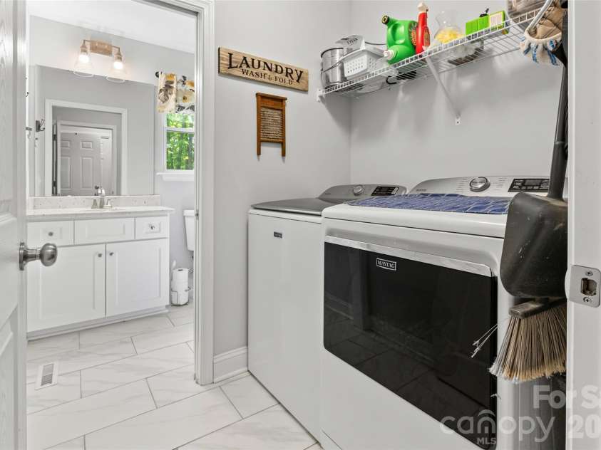 3690 Innes Lane, Maiden, NC 28650.  MLS# CAR4375049, YatesRealty ID 22927. 
