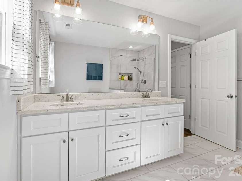 3690 Innes Lane, Maiden, NC 28650.  MLS# CAR4375049, YatesRealty ID 22927. 