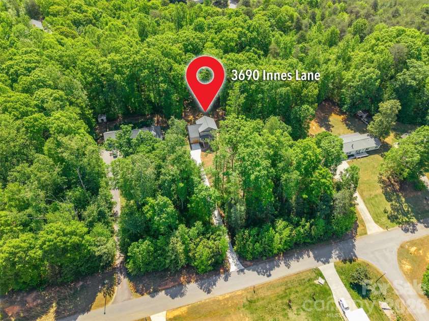 3690 Innes Lane, Maiden, NC 28650.  MLS# CAR4375049, YatesRealty ID 22927. 