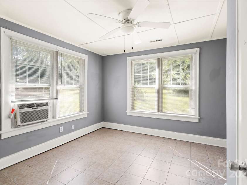 921 Jackson Street, Salisbury, NC 28144.  MLS# CAR4274019, YatesRealty ID 22927. 