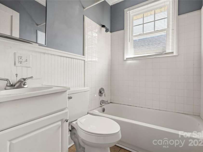 921 Jackson Street, Salisbury, NC 28144.  MLS# CAR4274019, YatesRealty ID 22927. 