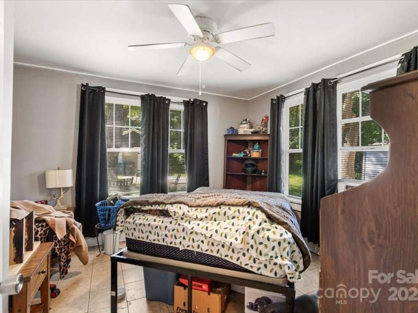 921 Jackson Street, Salisbury, NC 28144.  MLS# CAR4274019, YatesRealty ID 22927. 