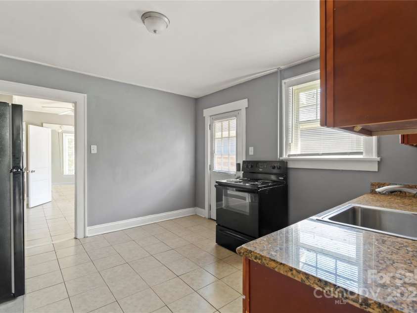 921 Jackson Street, Salisbury, NC 28144.  MLS# CAR4274019, YatesRealty ID 22927. 