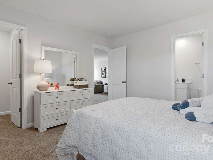 3719 Coleman Drive, Charlotte, NC 28215.  MLS# CAR4216057, YatesRealty ID 22929. 
