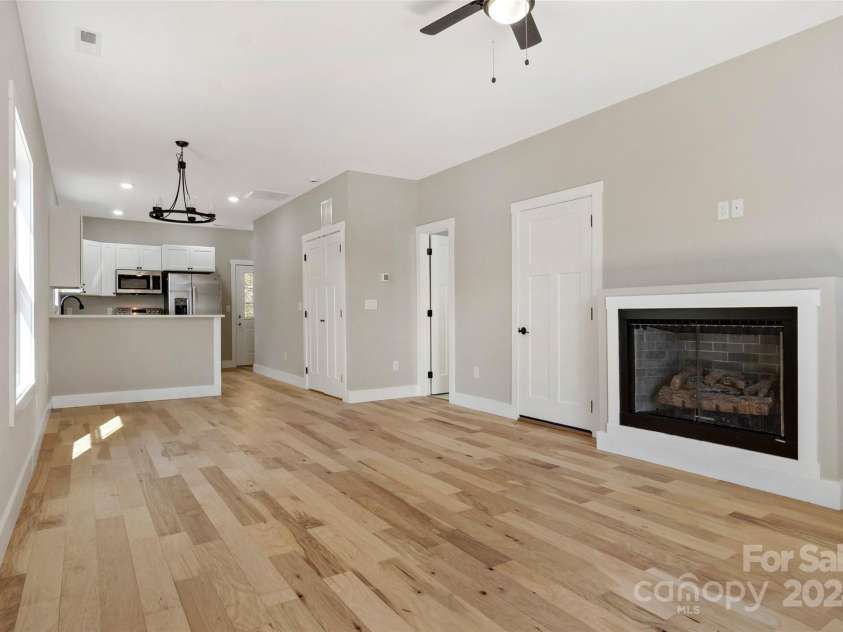 136 Northbend Drive, Asheville, NC 28804.  MLS# CAR4195615, YatesRealty ID 2293. 