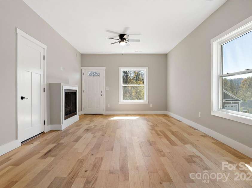 136 Northbend Drive, Asheville, NC 28804.  MLS# CAR4195615, YatesRealty ID 2293. 