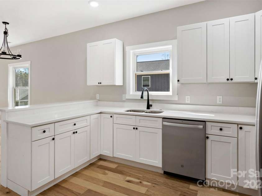 136 Northbend Drive, Asheville, NC 28804.  MLS# CAR4195615, YatesRealty ID 2293. 