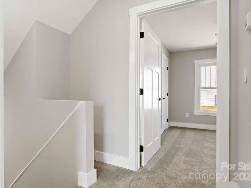 136 Northbend Drive, Asheville, NC 28804.  MLS# CAR4195615, YatesRealty ID 2293. 