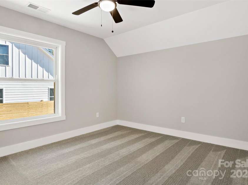 136 Northbend Drive, Asheville, NC 28804.  MLS# CAR4195615, YatesRealty ID 2293. 