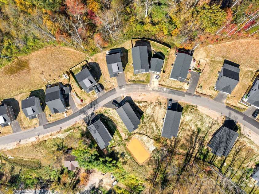 136 Northbend Drive, Asheville, NC 28804.  MLS# CAR4195615, YatesRealty ID 2293. 