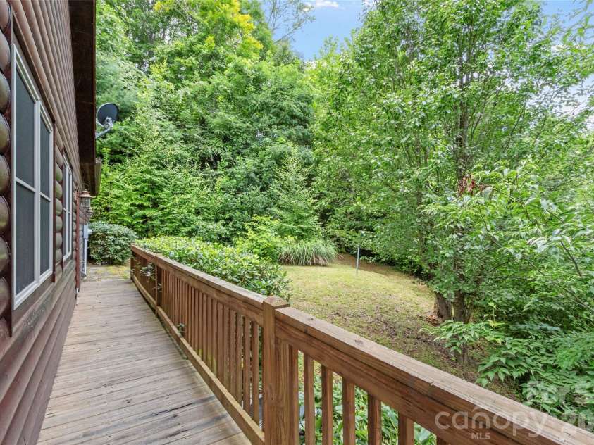 346 Appaloosa Trail, Burnsville, NC 28714.  MLS# CAR4312103, YatesRealty ID 2293. 