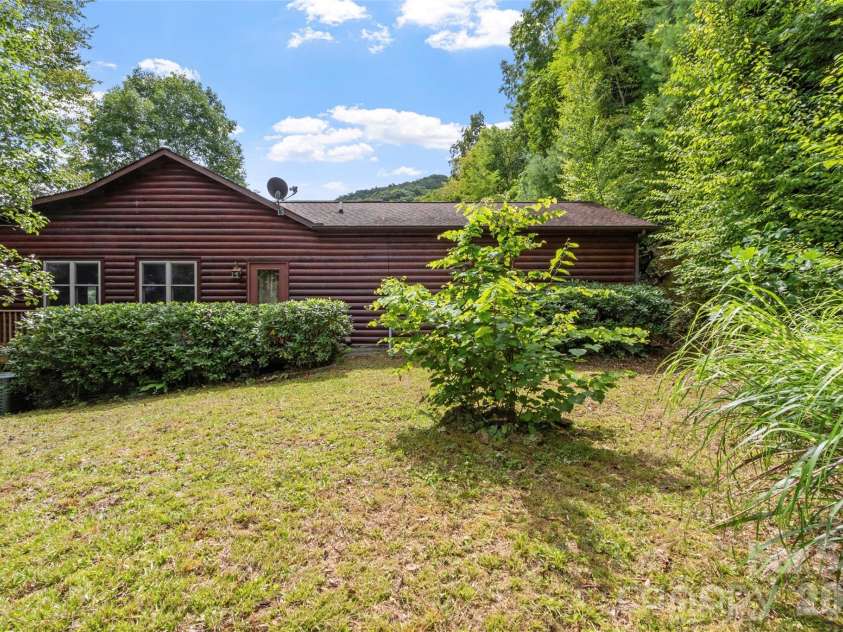 346 Appaloosa Trail, Burnsville, NC 28714.  MLS# CAR4312103, YatesRealty ID 2293. 