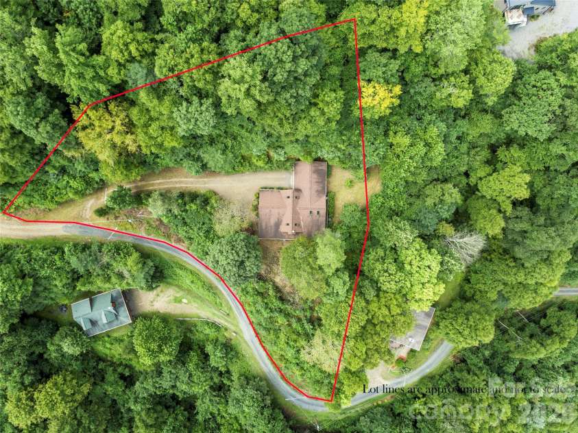 346 Appaloosa Trail, Burnsville, NC 28714.  MLS# CAR4312103, YatesRealty ID 2293. 