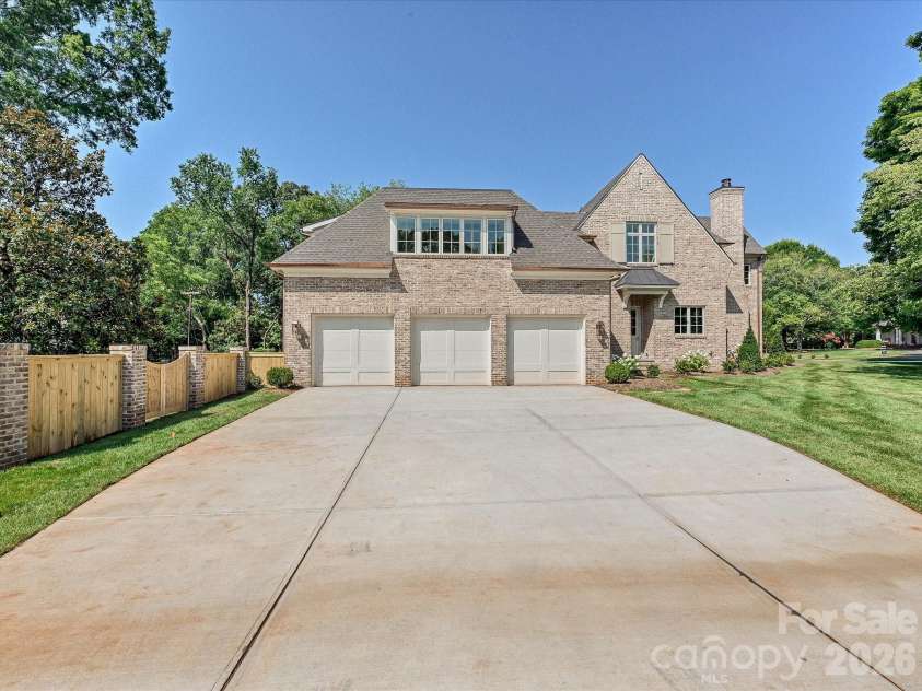3701 Pelham Lane, Charlotte, NC 28211.  MLS# CAR4361615, YatesRealty ID 22930. 3 Car Garage