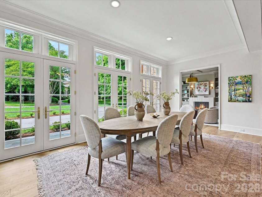 3701 Pelham Lane, Charlotte, NC 28211.  MLS# CAR4361615, YatesRealty ID 22930. Dining Area