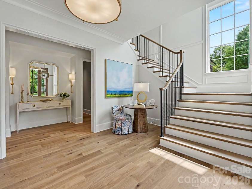 3701 Pelham Lane, Charlotte, NC 28211.  MLS# CAR4361615, YatesRealty ID 22930. Foyer