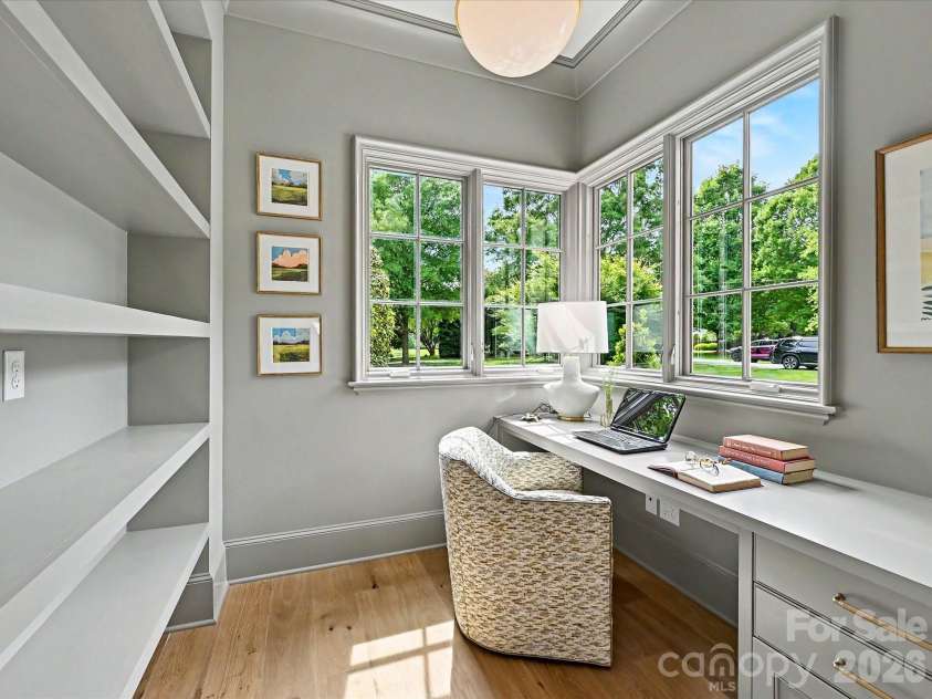 3701 Pelham Lane, Charlotte, NC 28211.  MLS# CAR4361615, YatesRealty ID 22930. Office