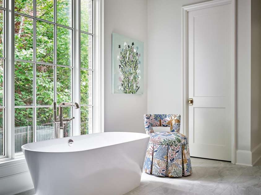 3701 Pelham Lane, Charlotte, NC 28211.  MLS# CAR4361615, YatesRealty ID 22930. Primary Bathroom