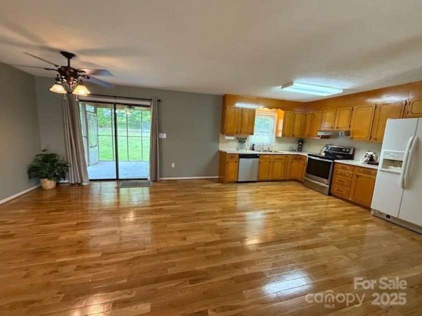 2410 Mt Herman Heights, Hudson, NC 28638.  MLS# CAR4266501, YatesRealty ID 22931. 