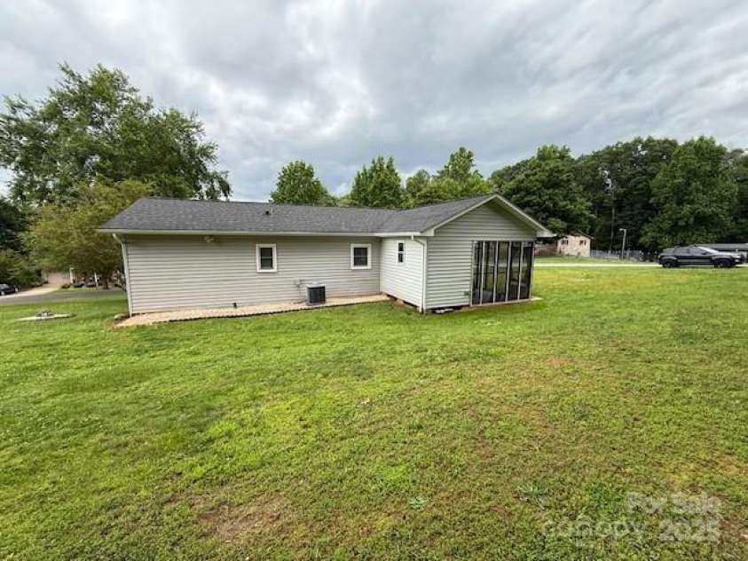 2410 Mt Herman Heights, Hudson, NC 28638.  MLS# CAR4266501, YatesRealty ID 22931. 
