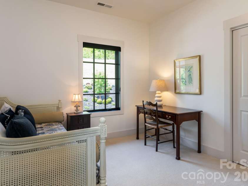 332 Summerset Drive, Hendersonville, NC 28792.  MLS# CAR4364391, YatesRealty ID 22931. 