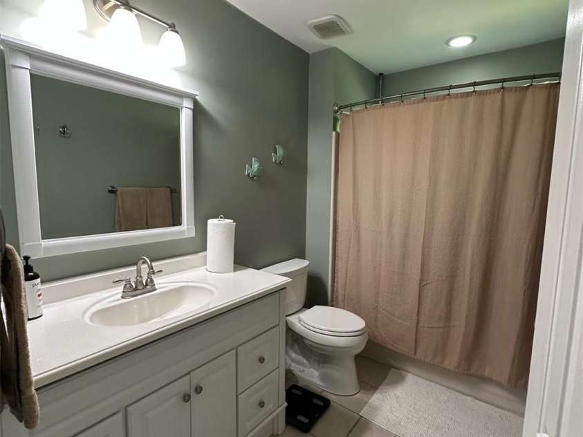 12610 Angel Oak Drive, Huntersville, NC 28078.  MLS# CAR4257893, YatesRealty ID 22932. 