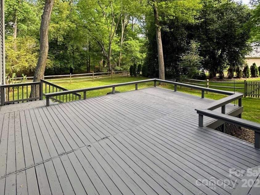 12610 Angel Oak Drive, Huntersville, NC 28078.  MLS# CAR4257893, YatesRealty ID 22932. 