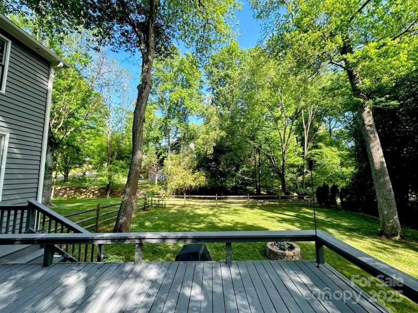 12610 Angel Oak Drive, Huntersville, NC 28078.  MLS# CAR4257893, YatesRealty ID 22932. 
